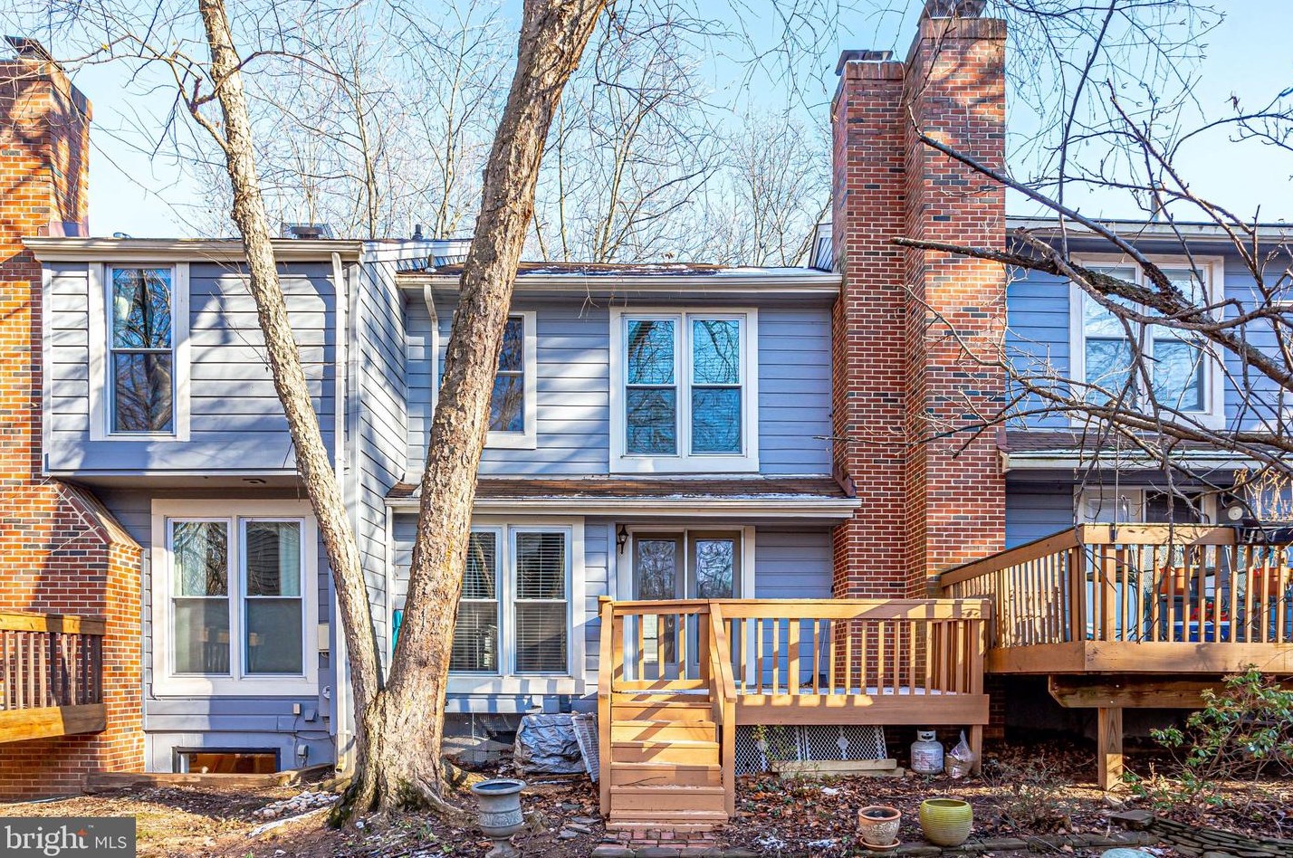 1602 Apricot Ct, Herndon, VA 20190
