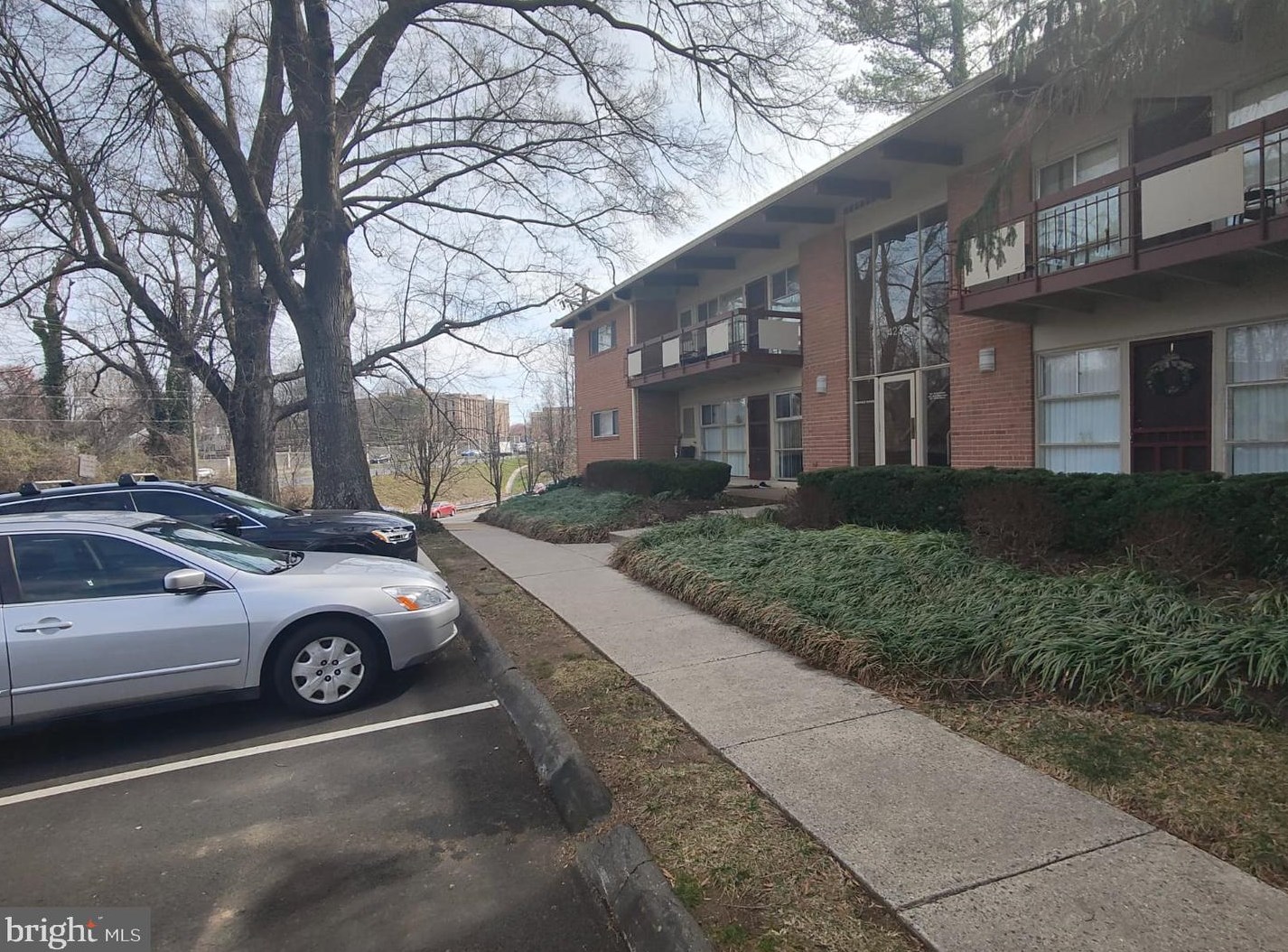 4235 Americana Dr #103, Annandale, VA 22003