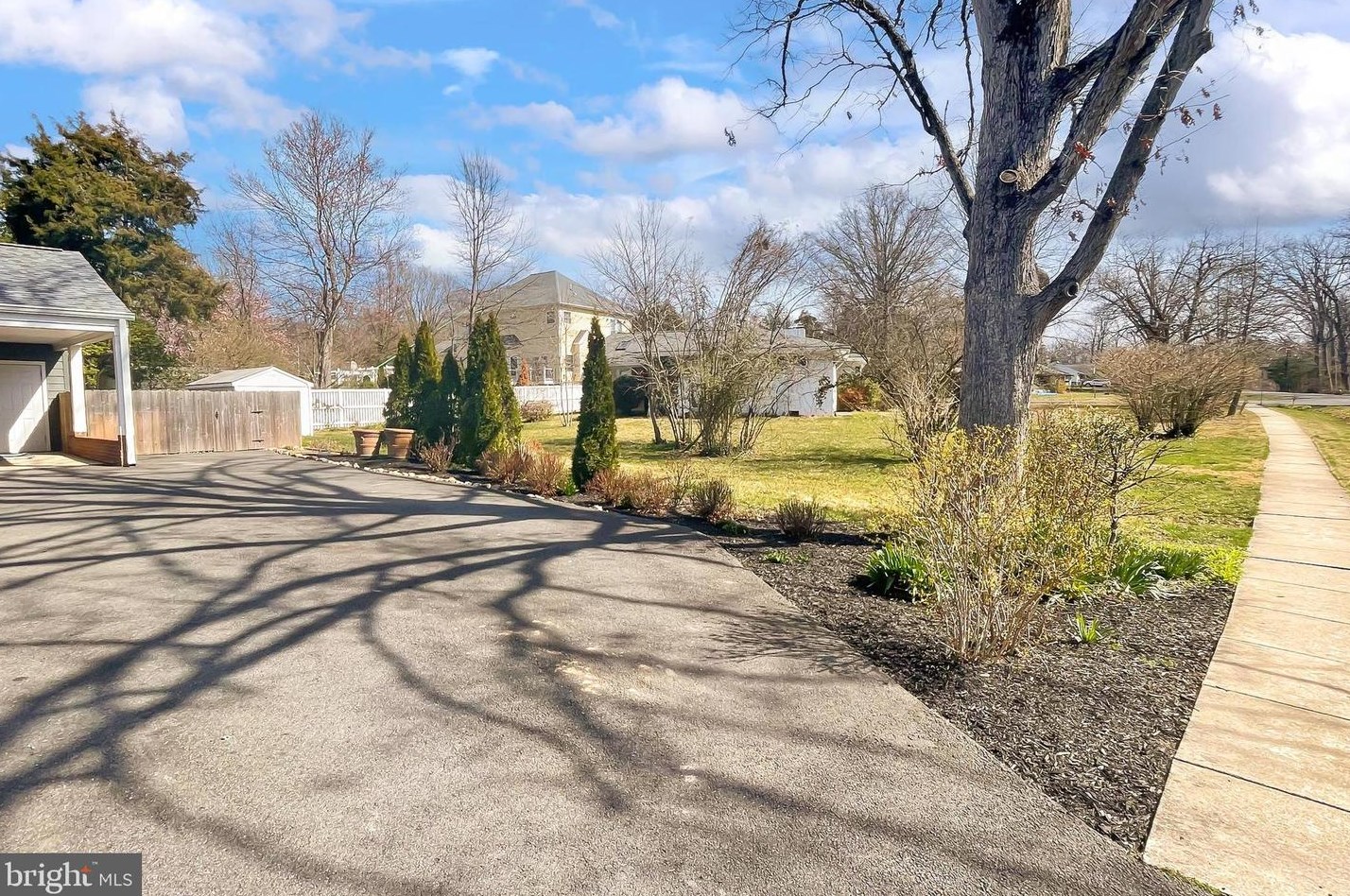 6724 Valley Brook Dr, Falls Church, VA 22042-4036