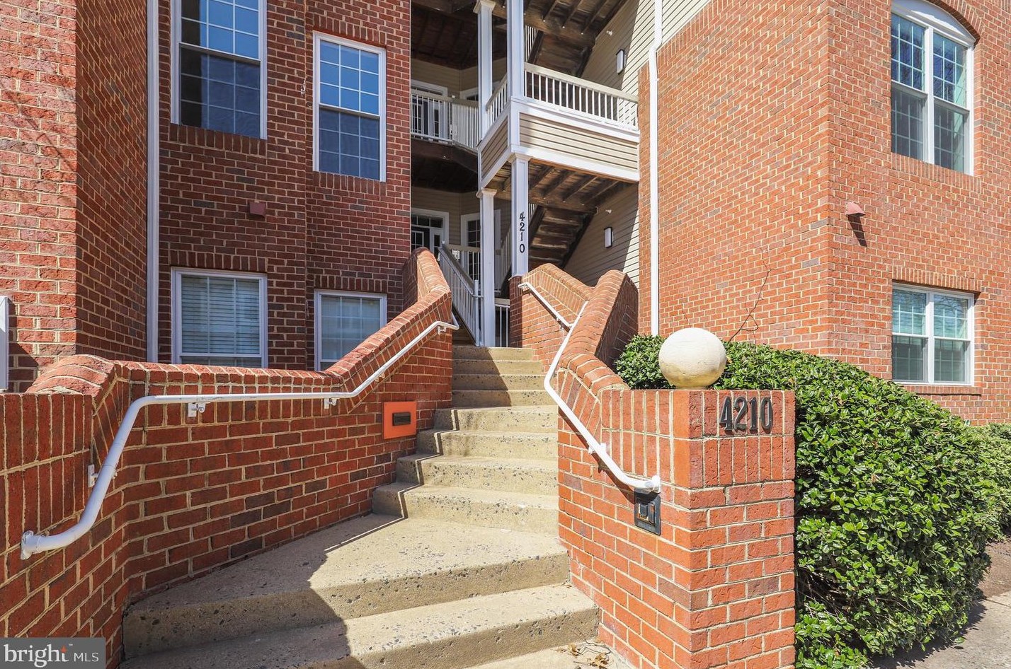 4210 Mozart Brigade Ln #n, Fairfax, VA 22033