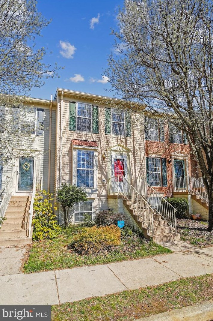 6374 Andrew Matthew Ter, Springfield, VA 22150