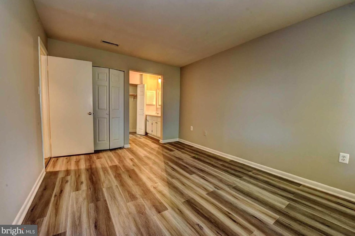 10340 Rein Commons Ct, Springfield VA  22015-2829 exterior