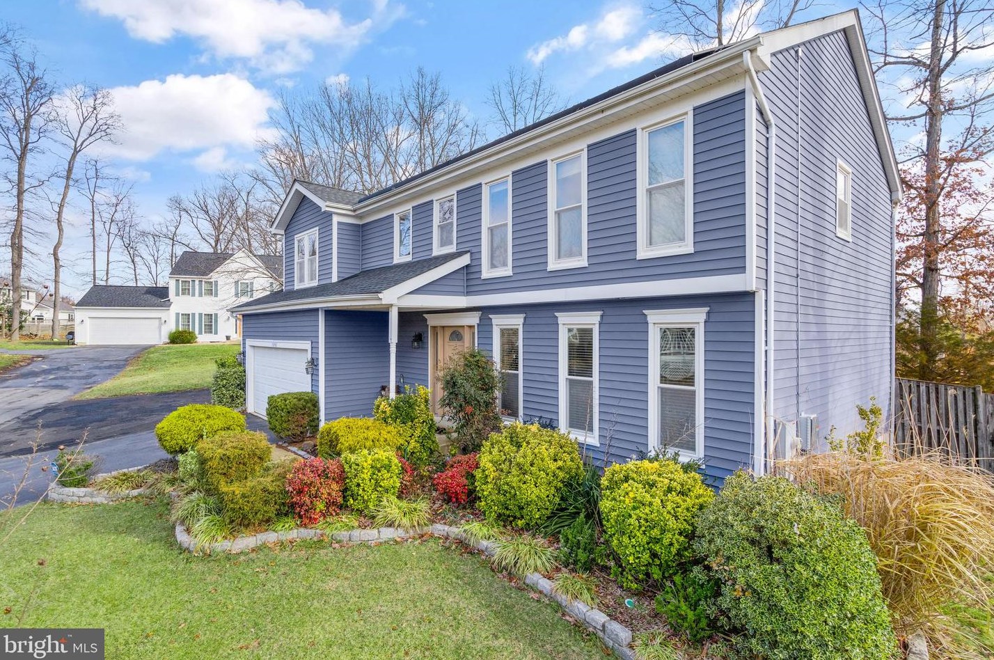 15242 Sovereign Pl, Fairfax, VA 20151
