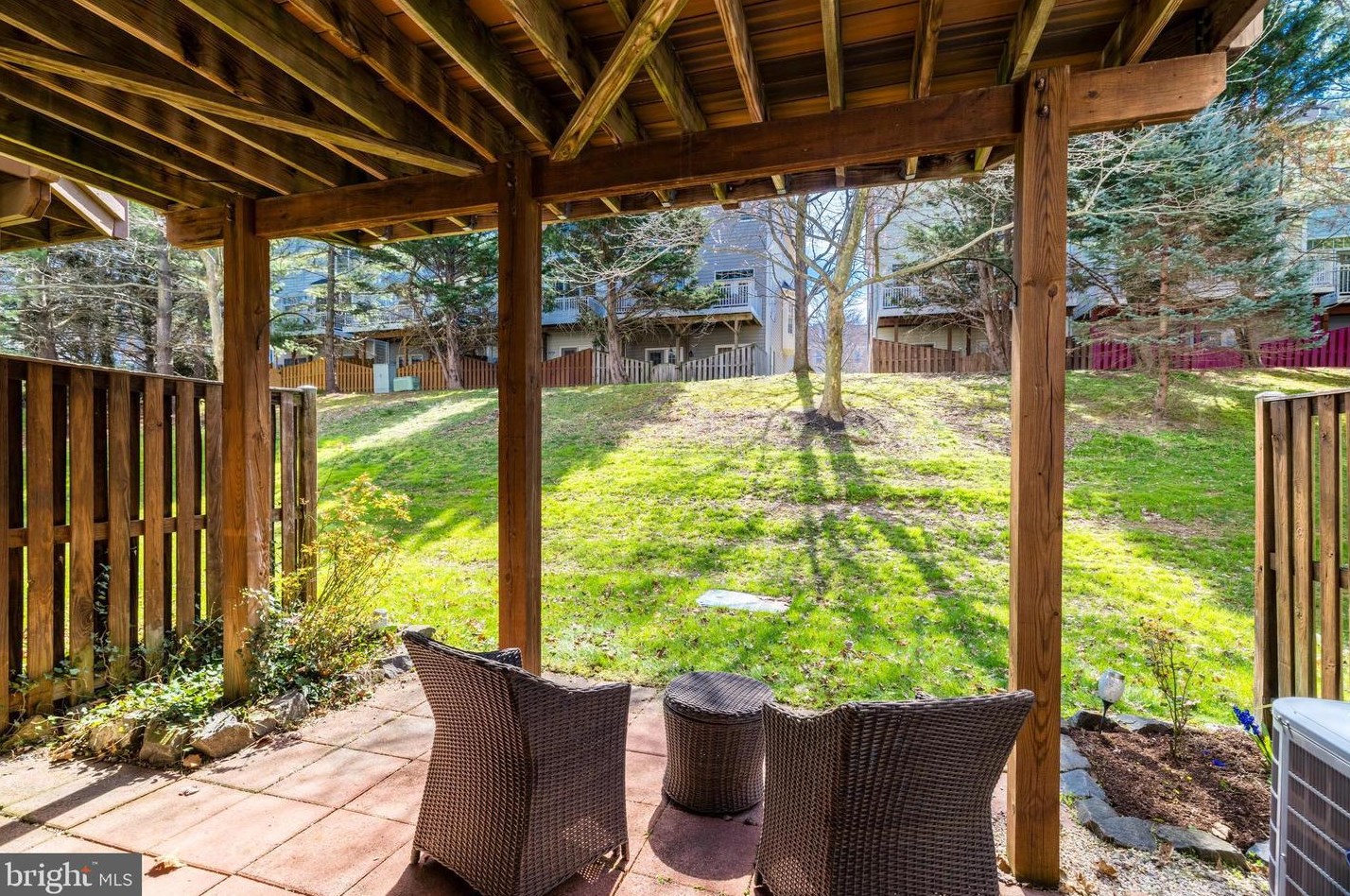 11411 Sunflower Ln, Fairfax VA  22030-6031 exterior