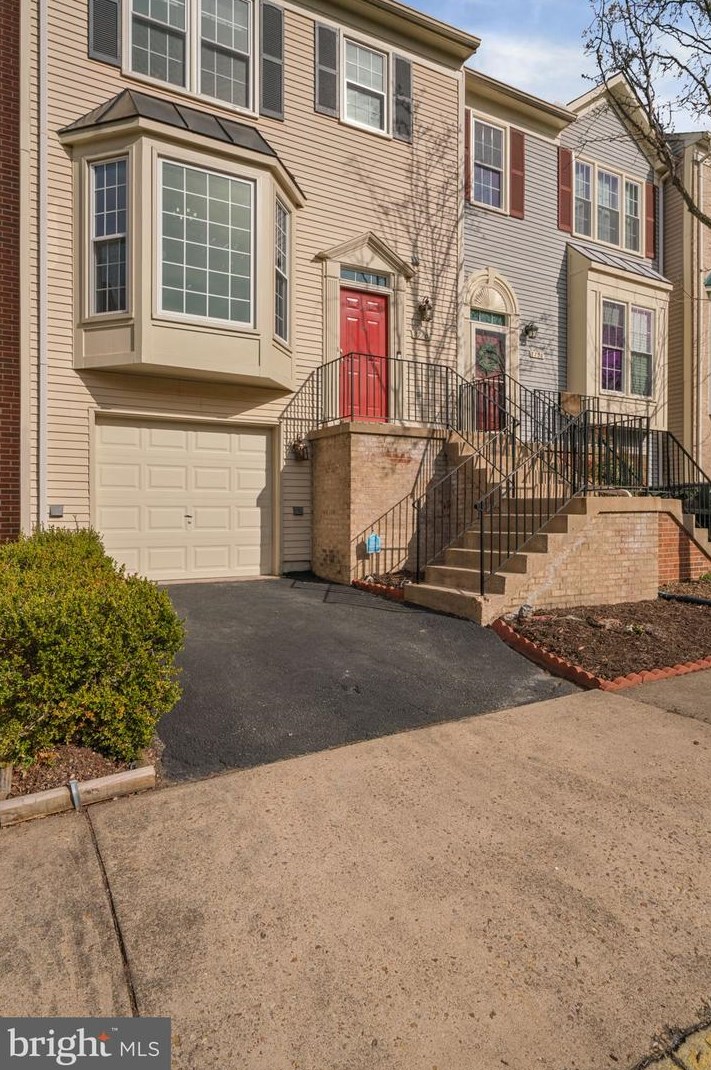 7710 Baird Ct, Lorton VA  22079-2100 exterior