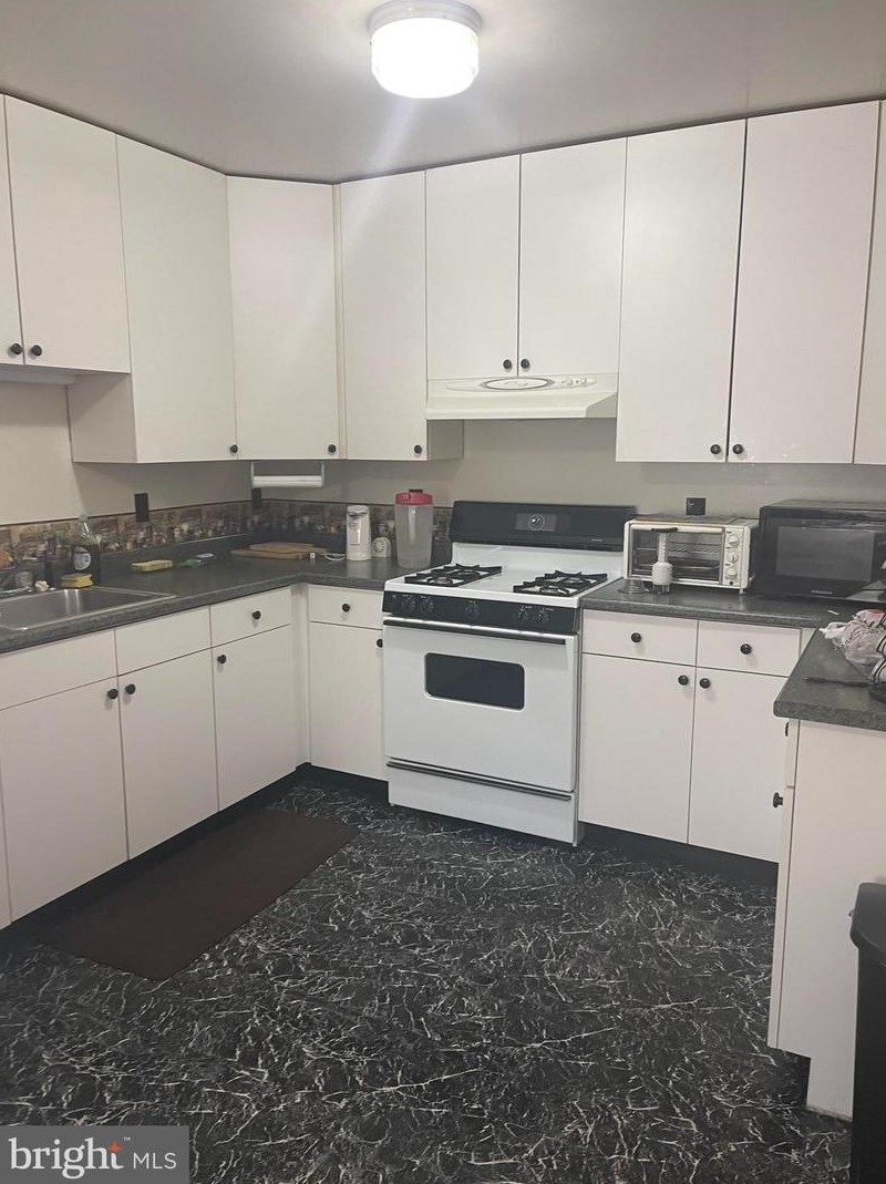7610 Lisle Ave, Falls Church VA  22043-1208 exterior