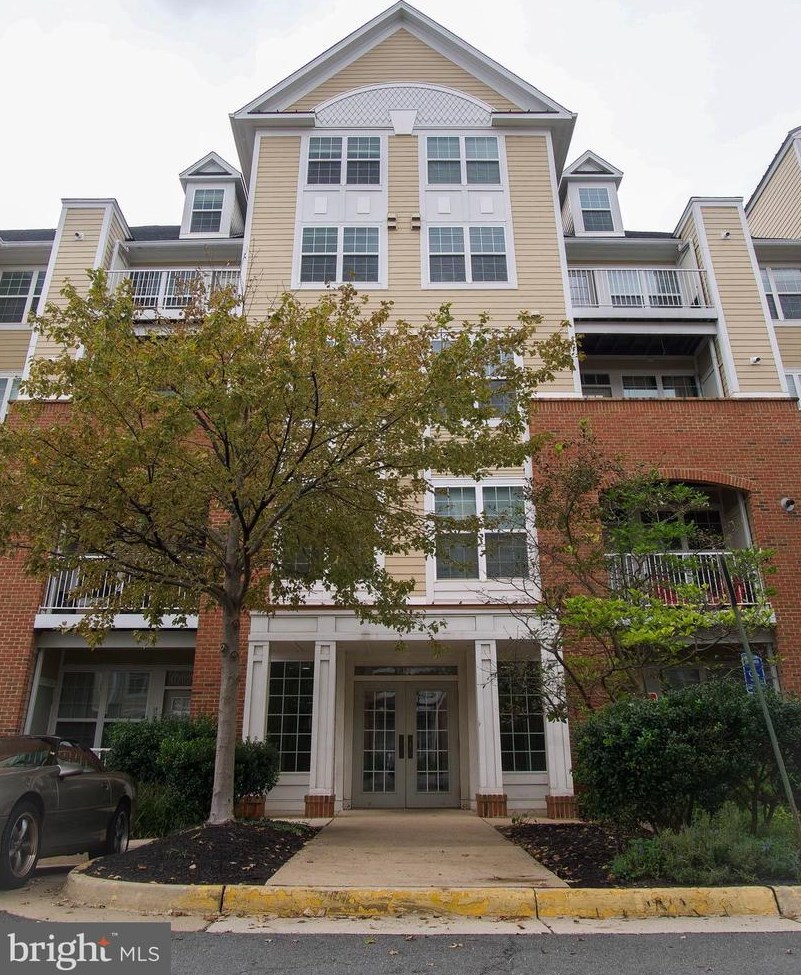 2710 Bellforest Ct #207, Vienna, VA 22180