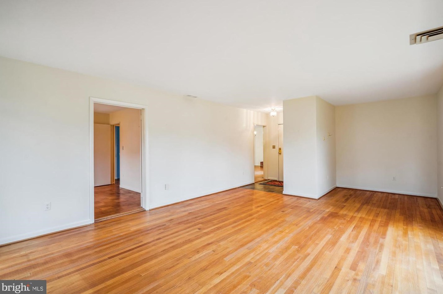 431 Van Buren St, Herndon, VA 20170
