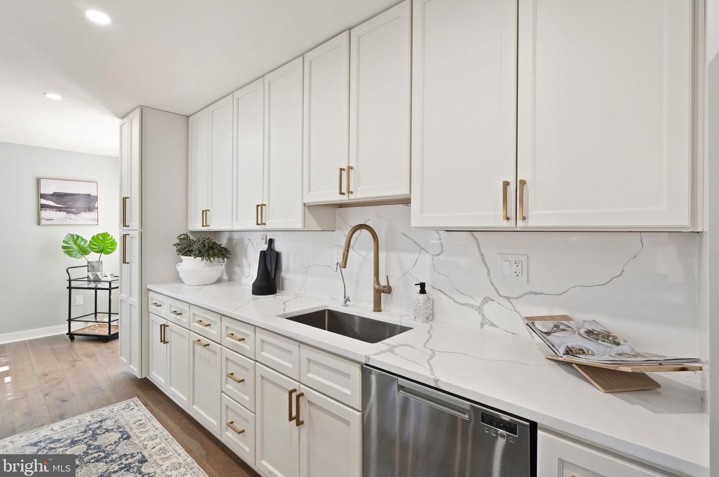 9642 Cinnamon Creek Dr, Vienna VA  22182-1428 exterior