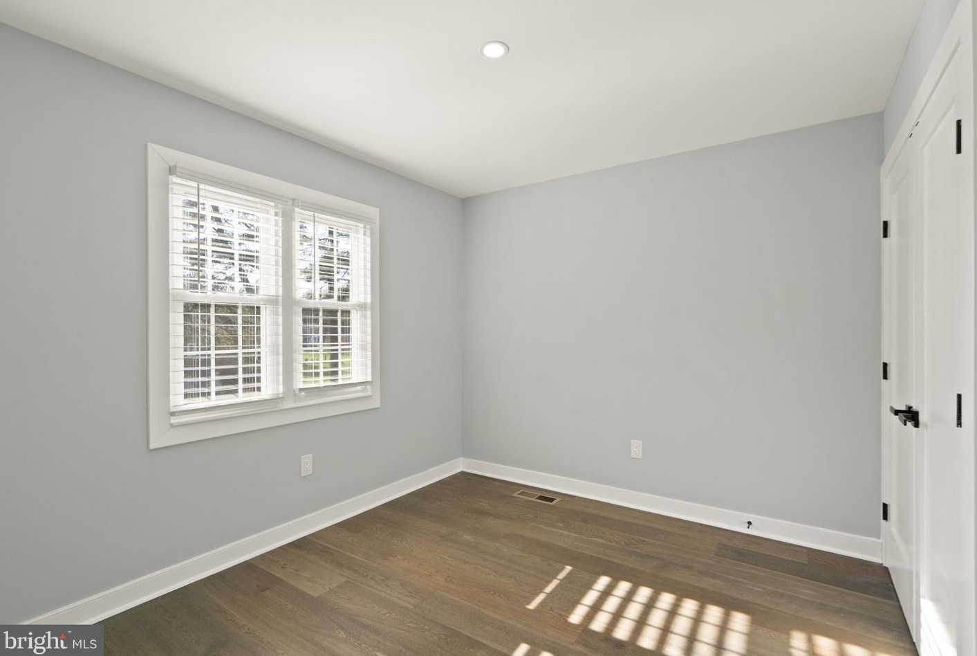 9642 Cinnamon Creek Dr, Vienna VA  22182-1428 exterior