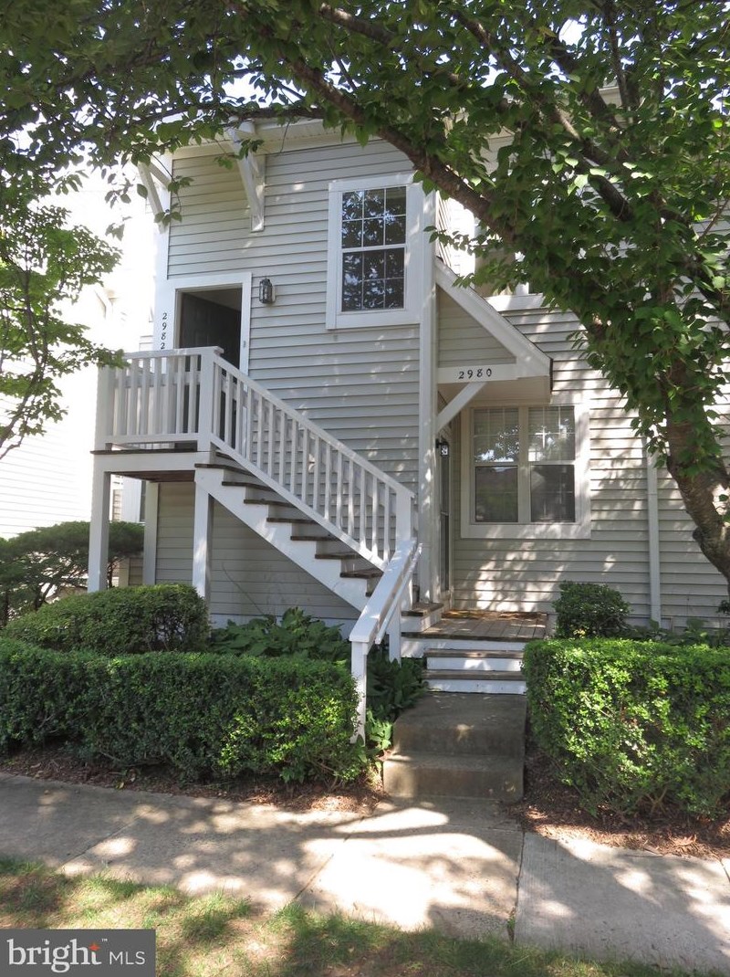 2982 Yarling Ct, Falls Church, VA 22042