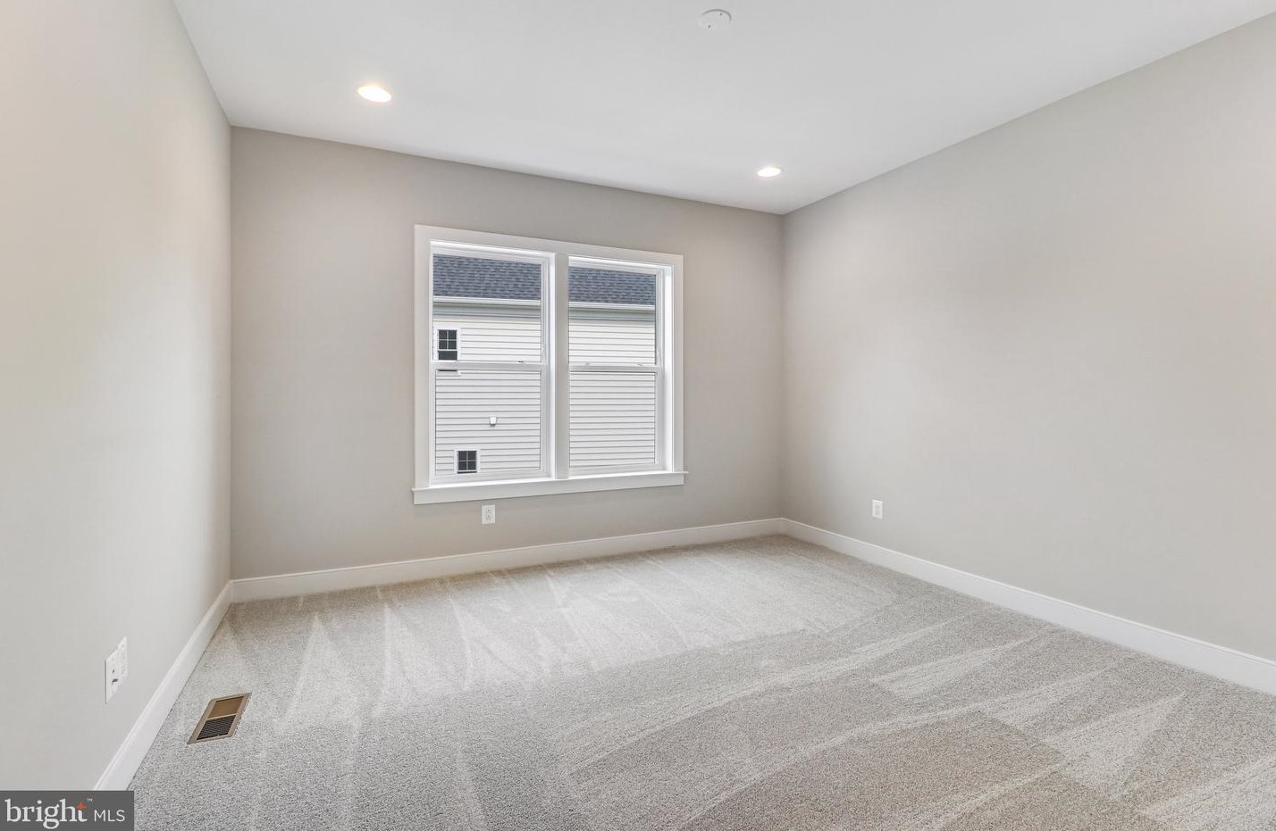 10109 Garrett St, Vienna VA 22181-3148 exterior