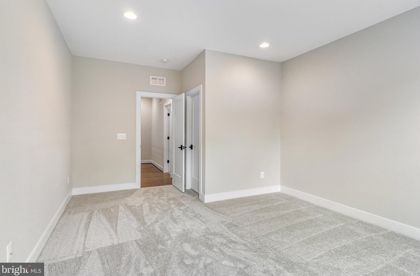 10109 Garrett St, Vienna VA 22181-3148 exterior