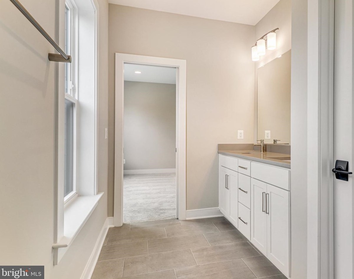 10109 Garrett St, Vienna VA 22181-3148 exterior