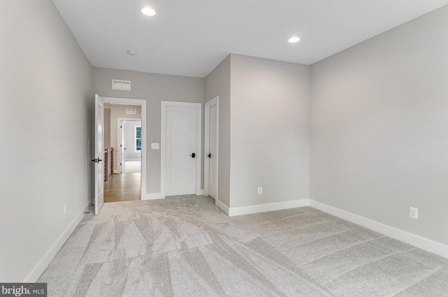 10109 Garrett St, Vienna VA 22181-3148 exterior