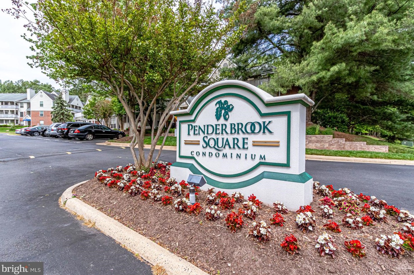 3904 Penderview Dr, Fairfax, VA 22033-4730