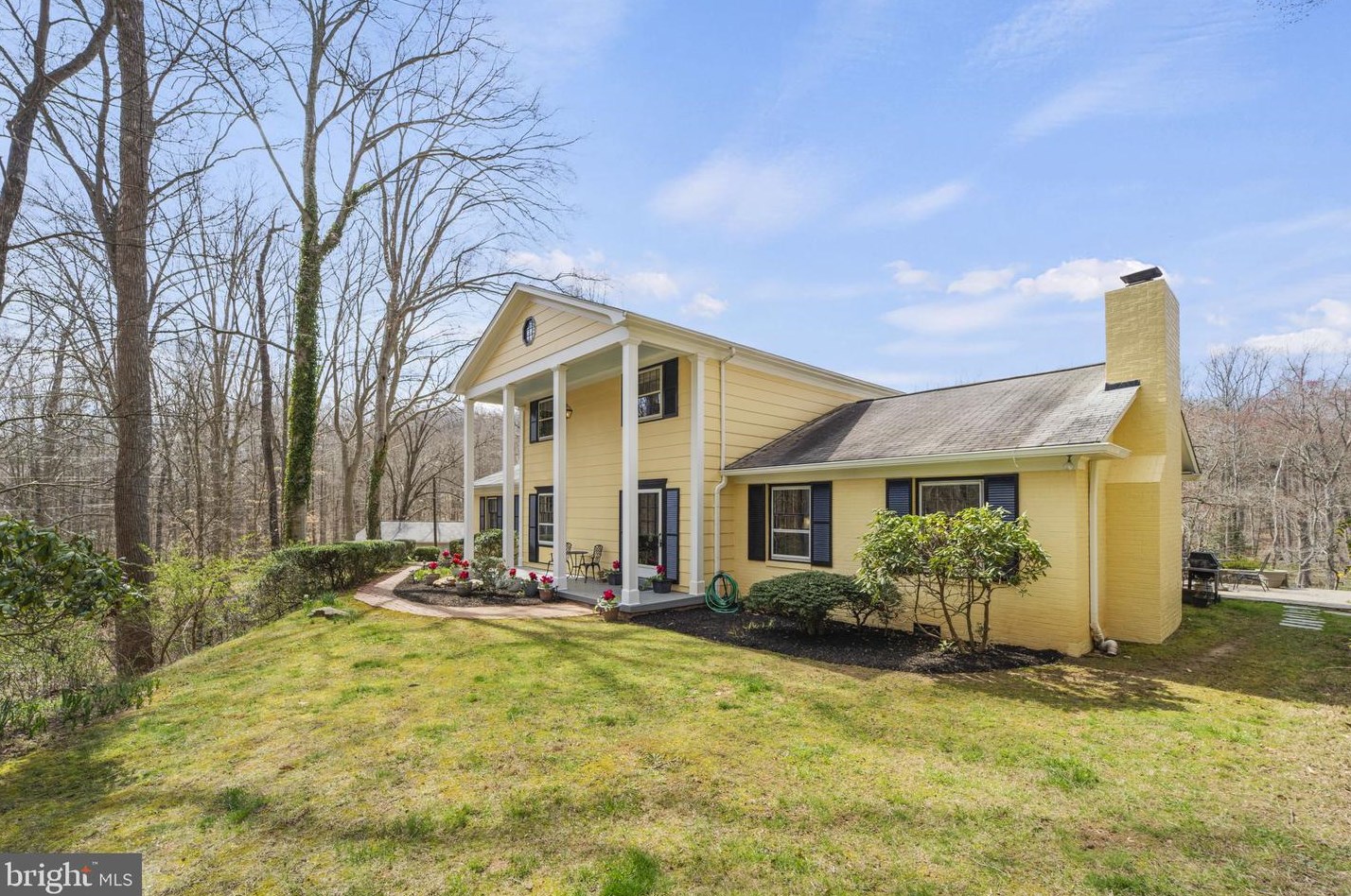 11944 Lakewood Ln, Fairfax, VA 22039-2103