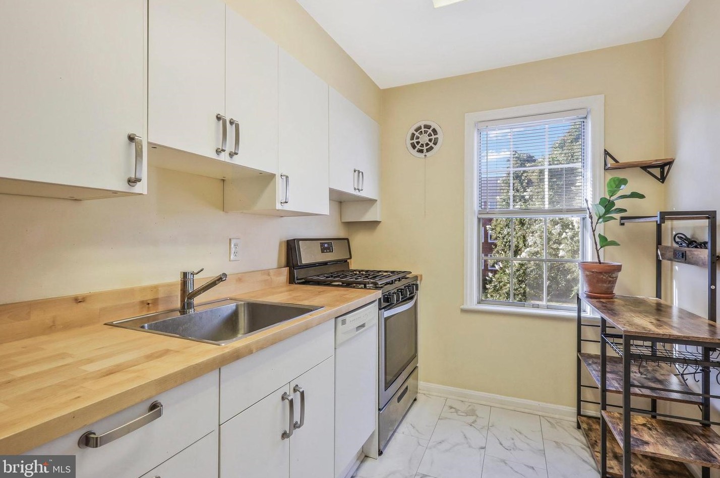 6509 10th St #b2, Alexandria, VA 22307