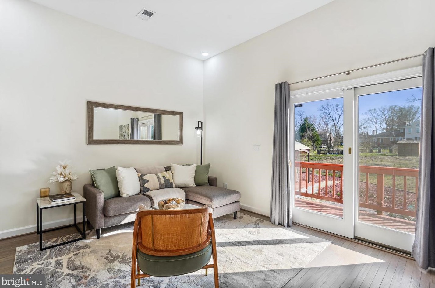 5117 Mount Vernon Memorial Hwy, Alexandria VA  22309-3319 exterior