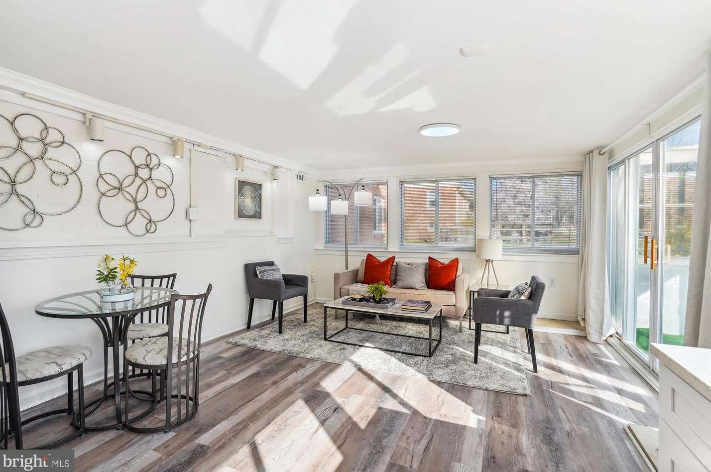 5117 Mount Vernon Memorial Hwy, Alexandria VA  22309-3319 exterior