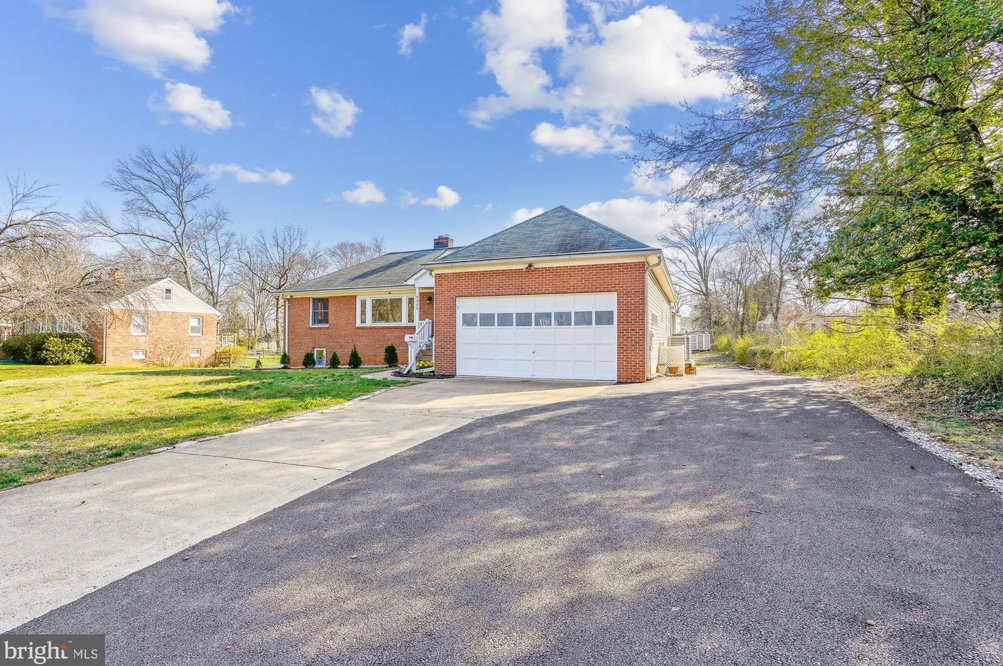 5117 Mount Vernon Memorial Hwy, Alexandria VA  22309-3319 exterior