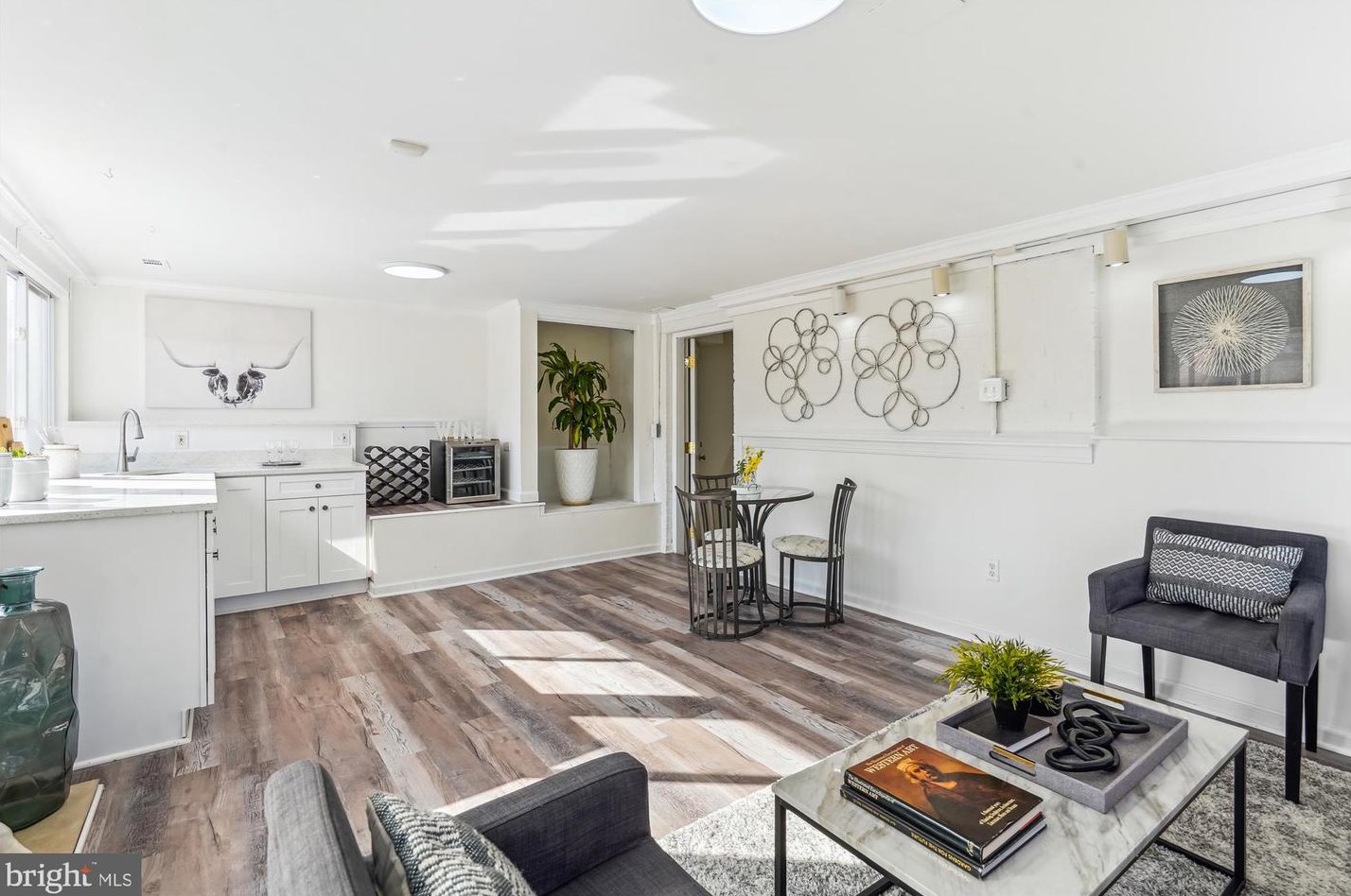 5117 Mount Vernon Memorial Hwy, Alexandria VA  22309-3319 exterior