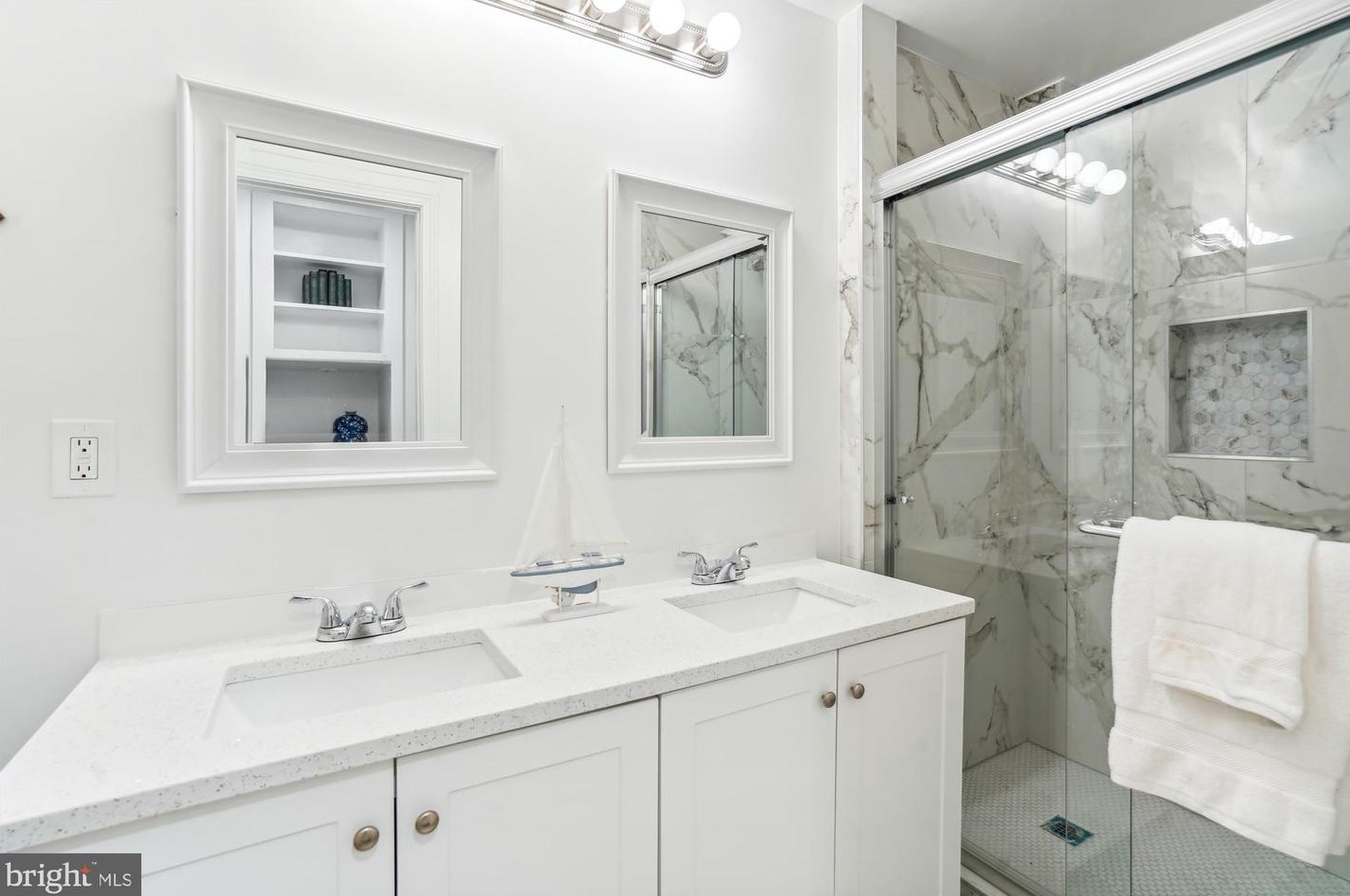 5117 Mount Vernon Memorial Hwy, Alexandria VA  22309-3319 exterior