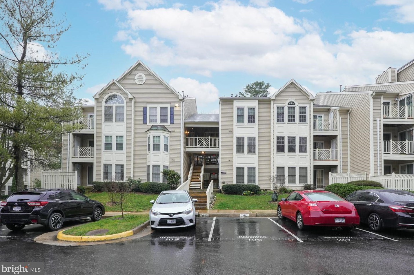 12229 Fairfield House Dr #204a, Fairfax, VA 22033