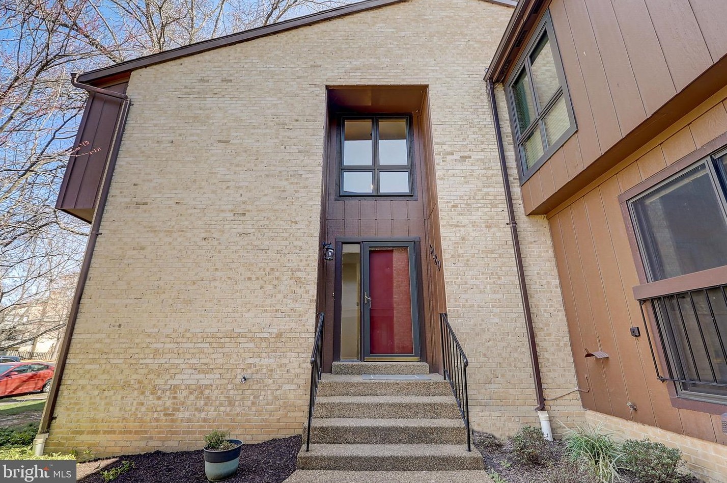 3189 Readsborough Ct, Fairfax, VA 22031-2625