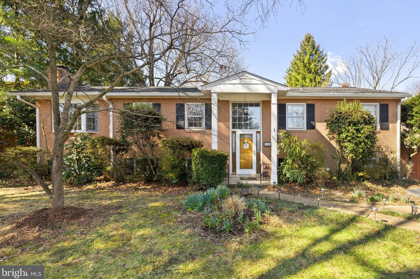 3826 Skyview Ln, Fairfax, VA 22031-3102