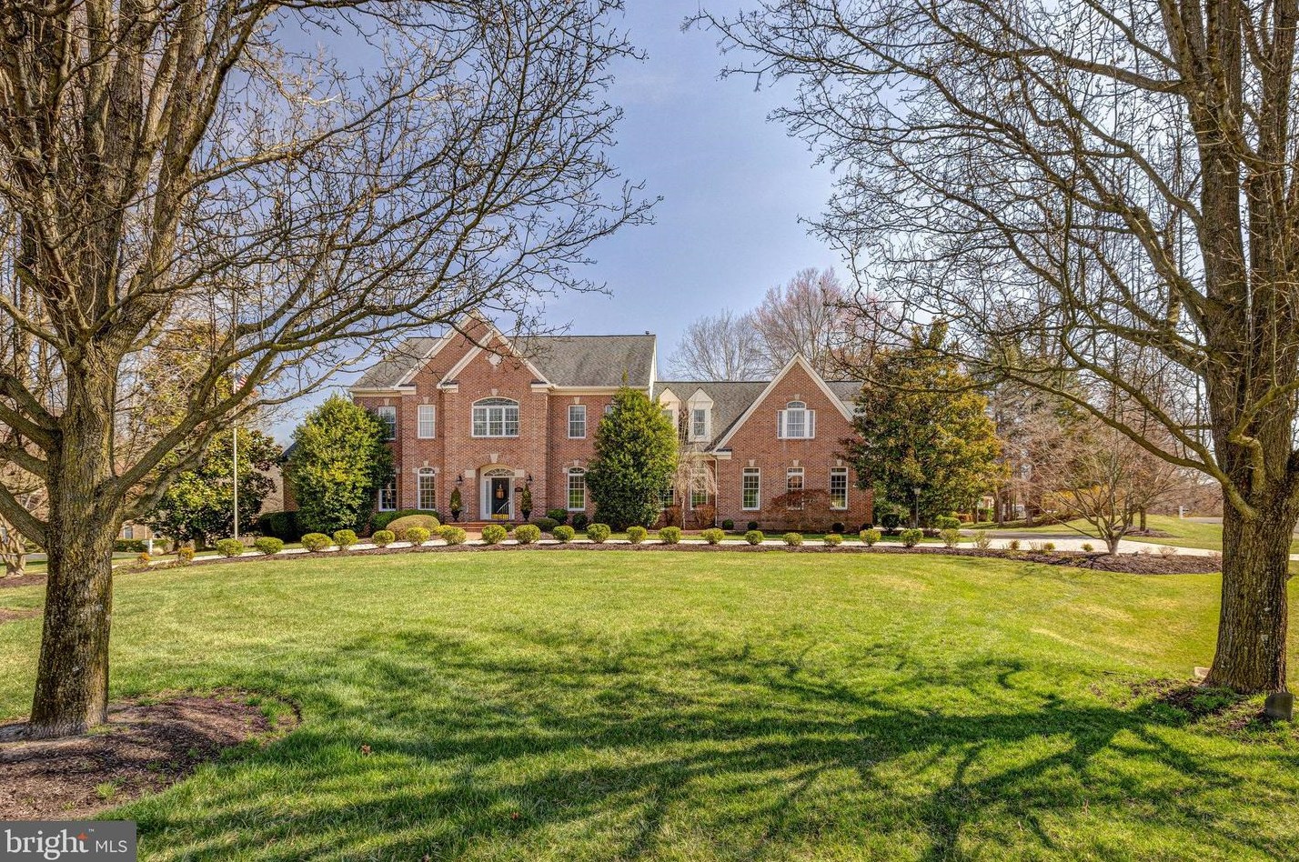 9903 Hessick Ct, Great Falls, VA 22066