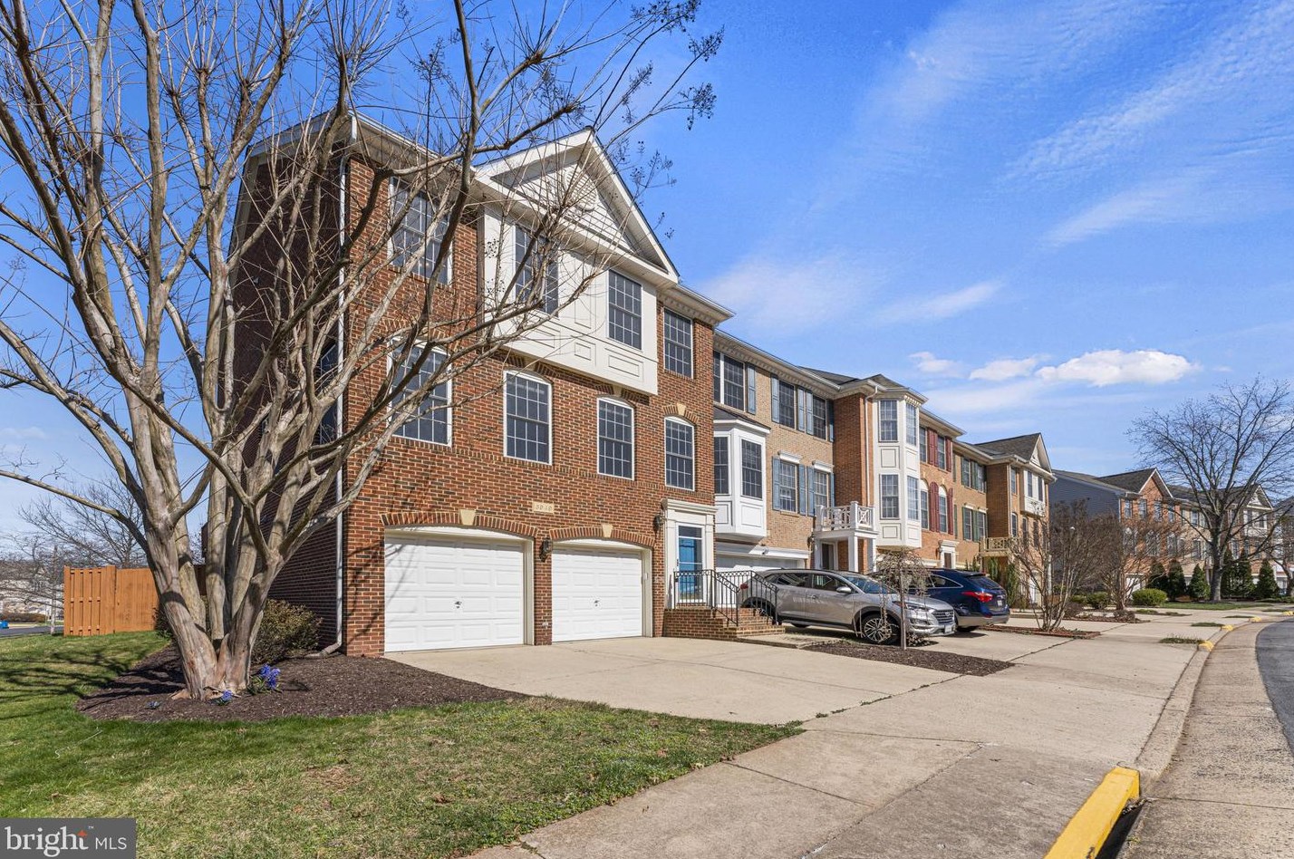 3949 Royal Lytham Dr, Fairfax, VA 22033