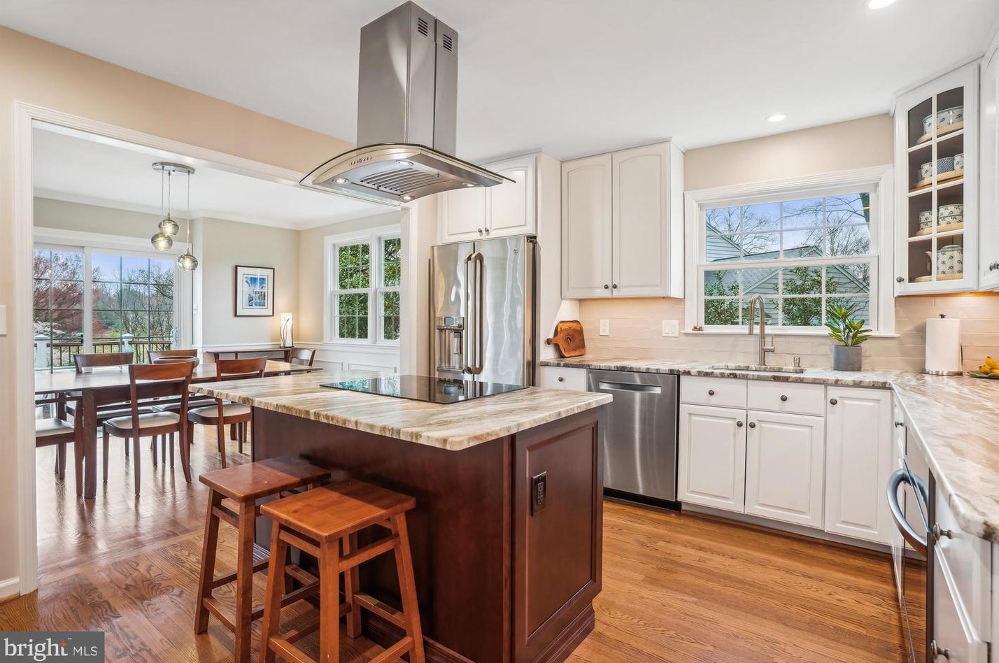 1019 Riva Ridge Dr, Great Falls, VA 22066