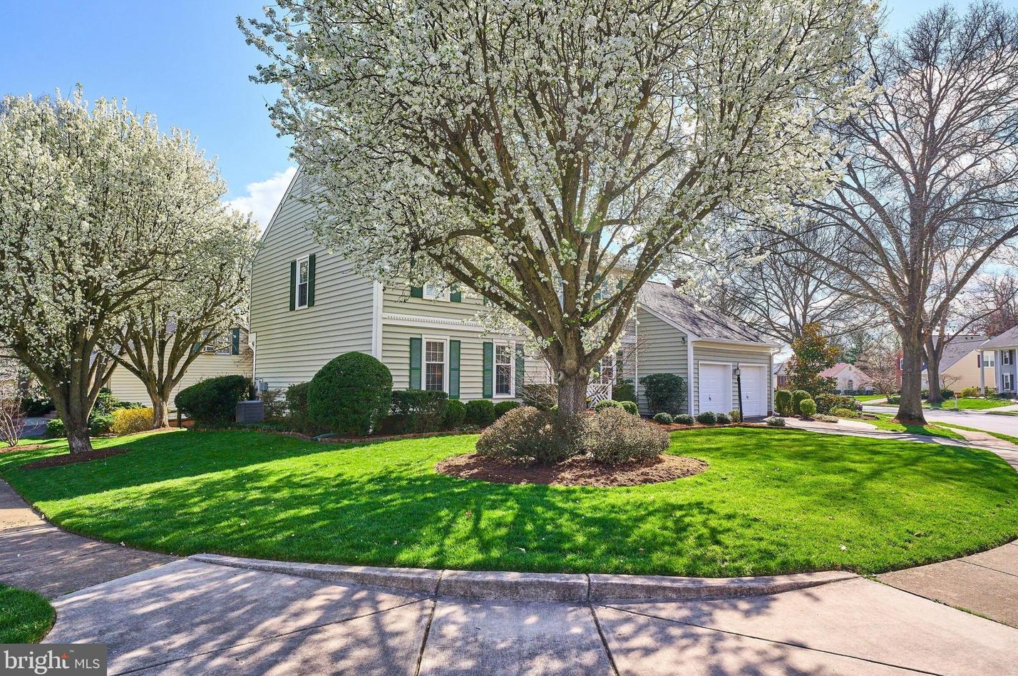 8913 Kenilworth Dr, Springfield, VA 22015-2173