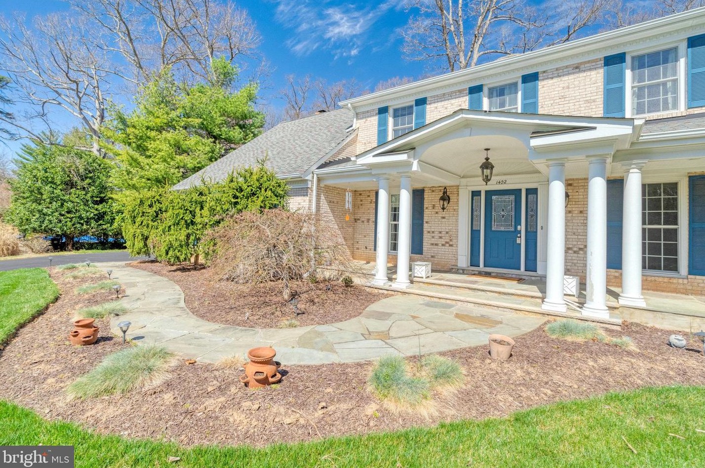 1402 Southwind Ct, Vienna, VA 22182