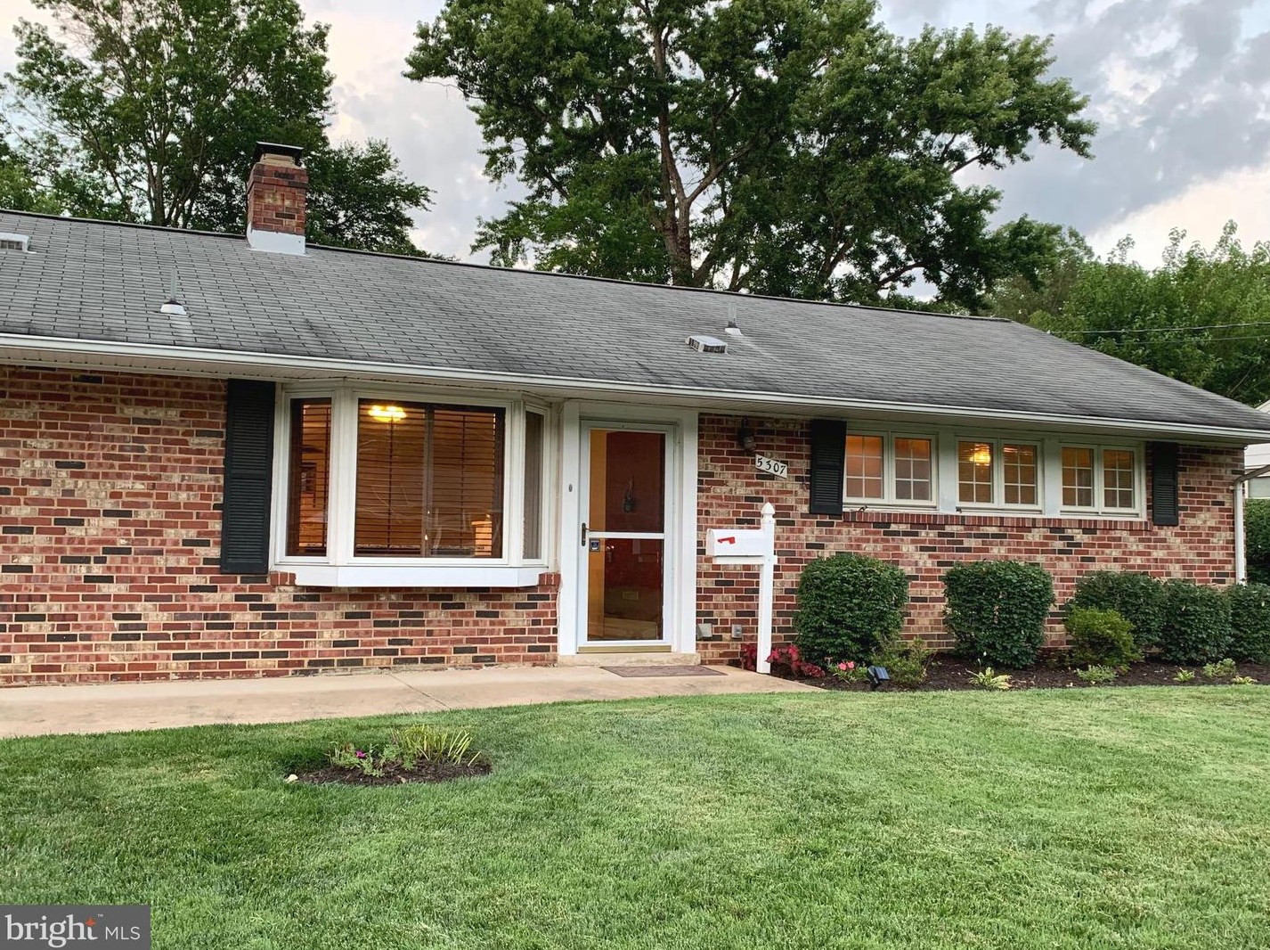 5307 Inverchapel Rd, Springfield, VA 22151-1902