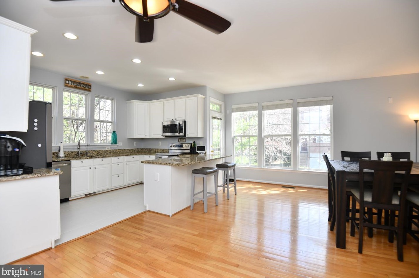 13938 Sawteeth Way, Centreville VA  20121-3032 exterior