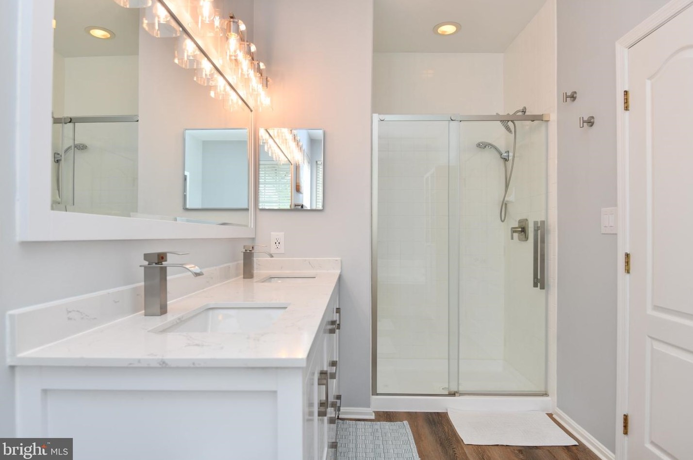 13938 Sawteeth Way, Centreville VA  20121-3032 exterior