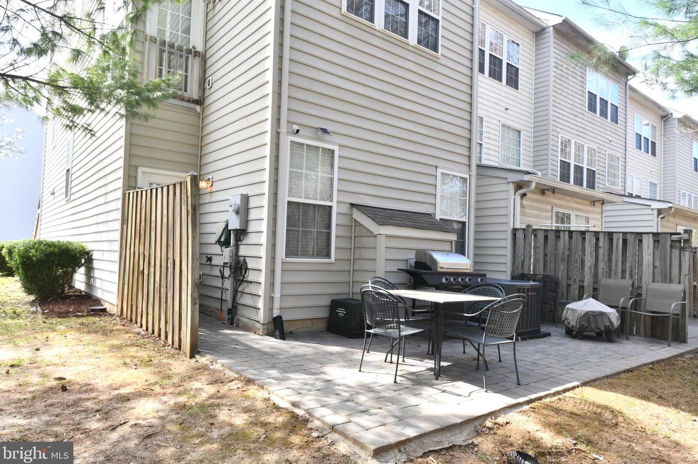 13938 Sawteeth Way, Centreville VA  20121-3032 exterior