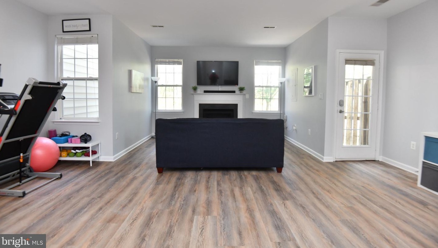 13938 Sawteeth Way, Centreville VA  20121-3032 exterior