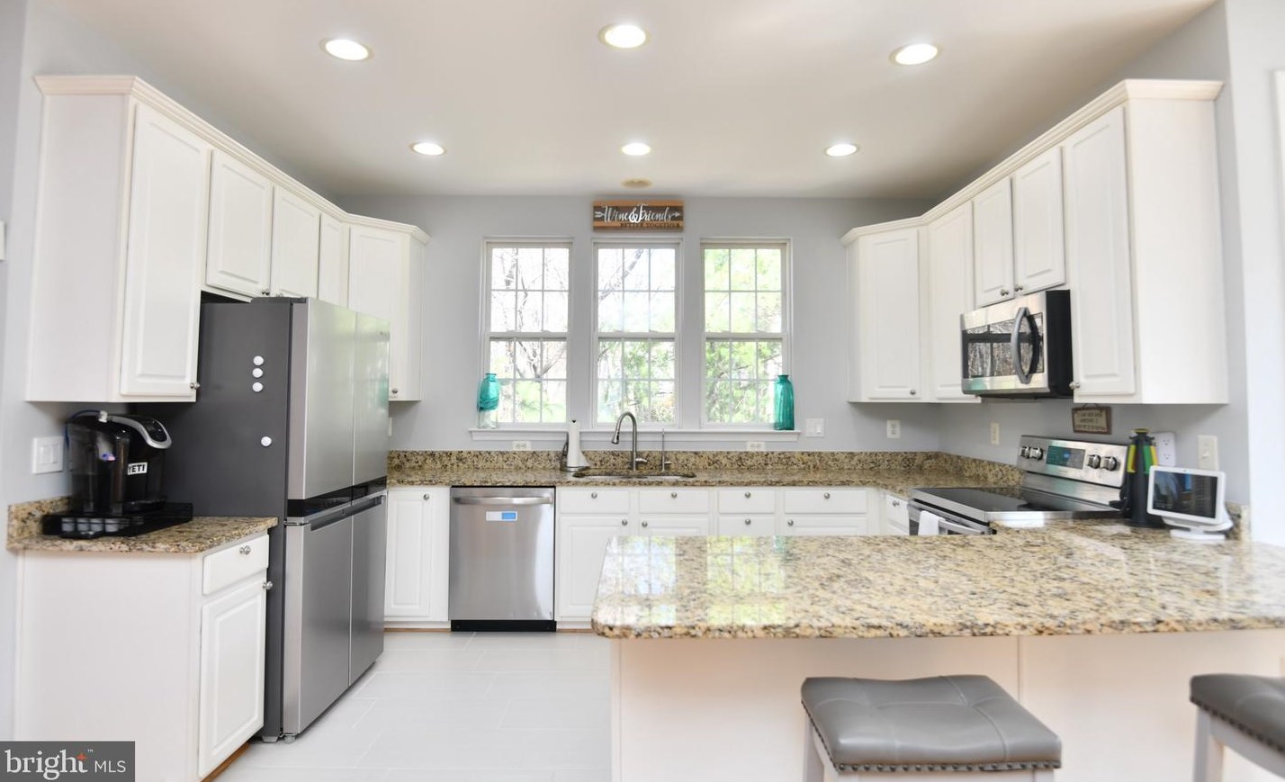 13938 Sawteeth Way, Centreville VA  20121-3032 exterior