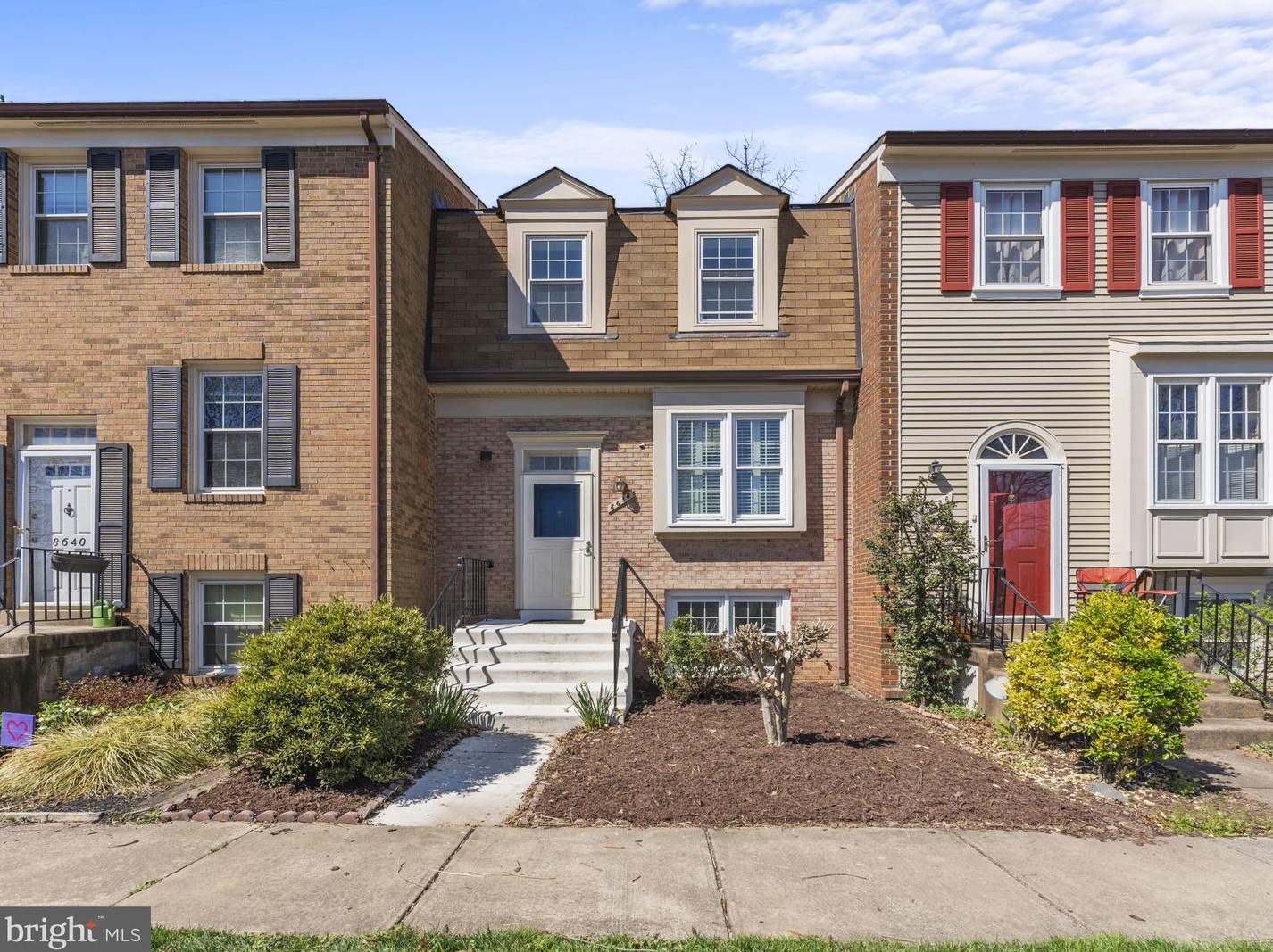 8638 Dellway Ln, Vienna, VA 22180