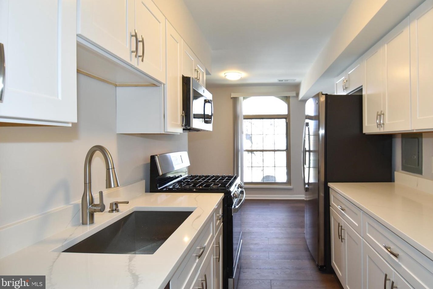 3314 Woodburn Village Dr #21, Annandale, VA 22003