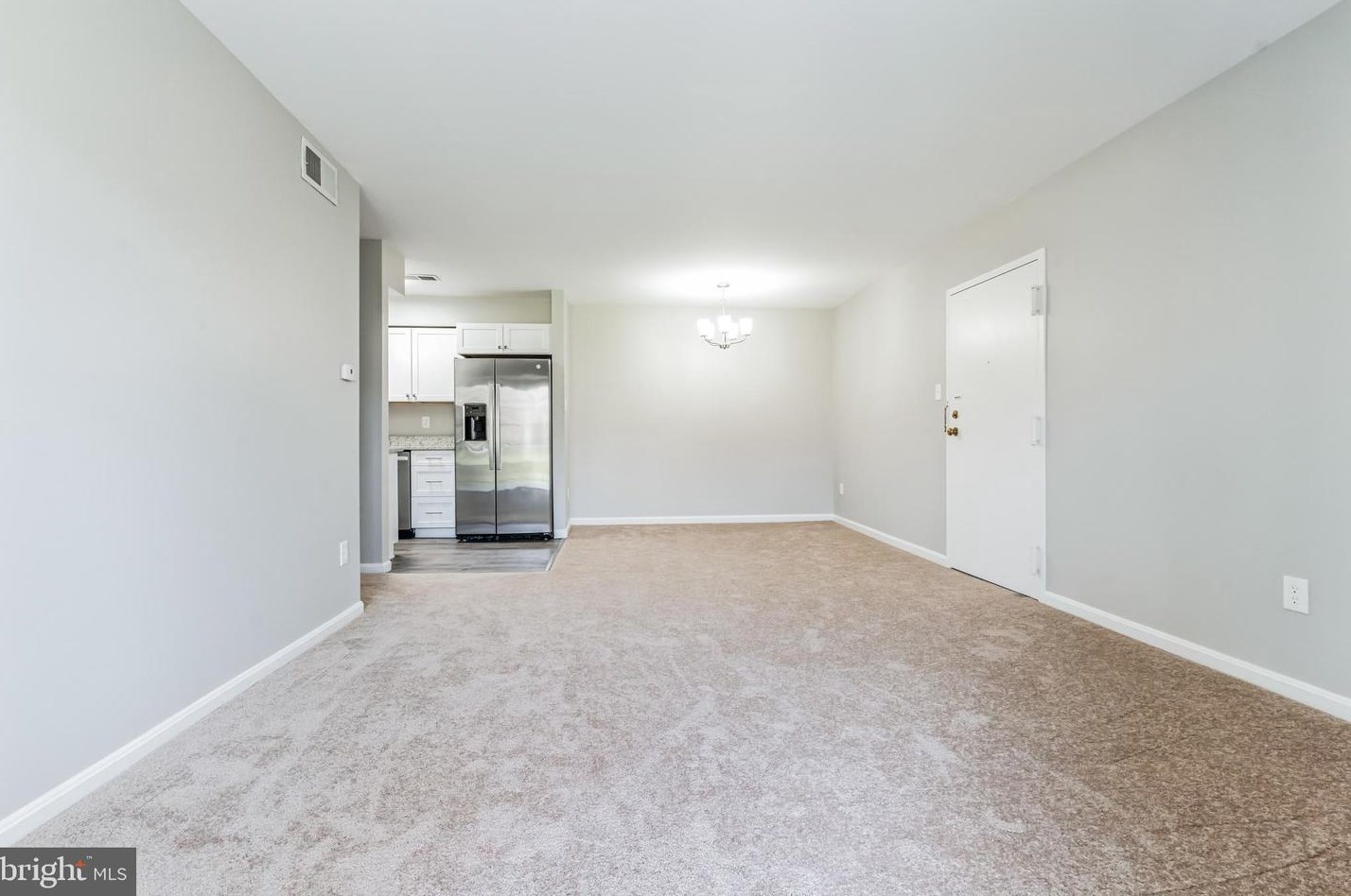5801 Rexford Dr #802, Springfield, VA 22152