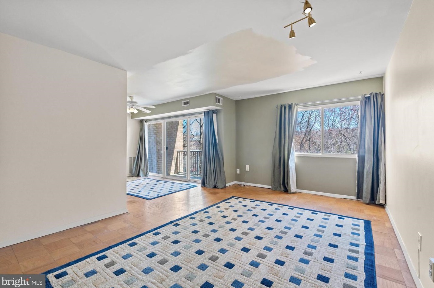 2911 Charing Cross Rd Apt 11, Falls Church, VA 22042