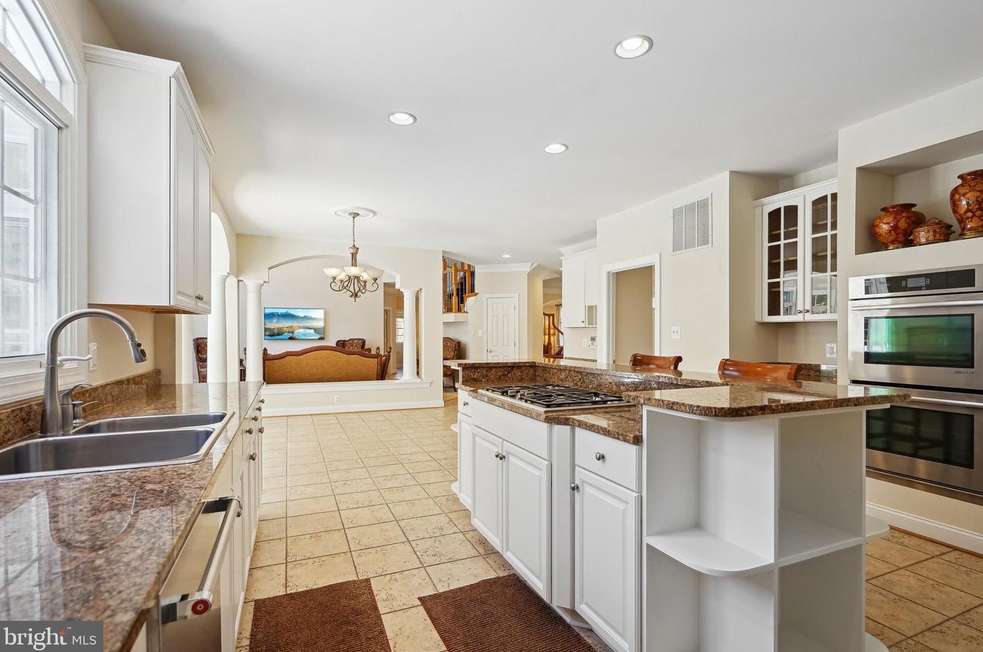 2910 Fox Mill Manor Dr, Vienna VA  22124-1246 exterior