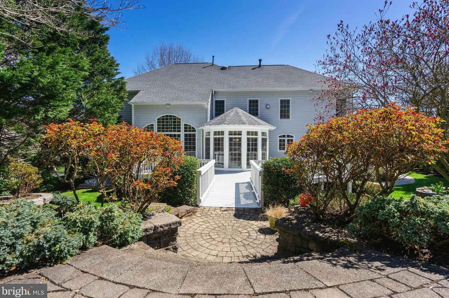 2910 Fox Mill Manor Dr, Vienna VA  22124-1246 exterior