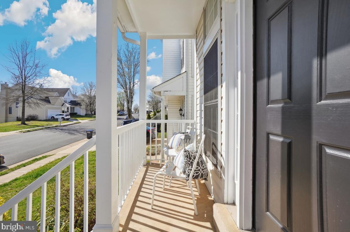 6518 Creek Run Dr, Centreville, VA 20121