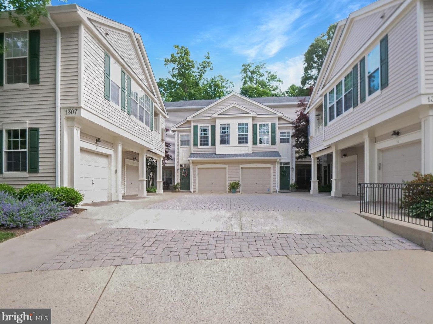 1307-H Windleaf Dr, Herndon, VA 20194-2054
