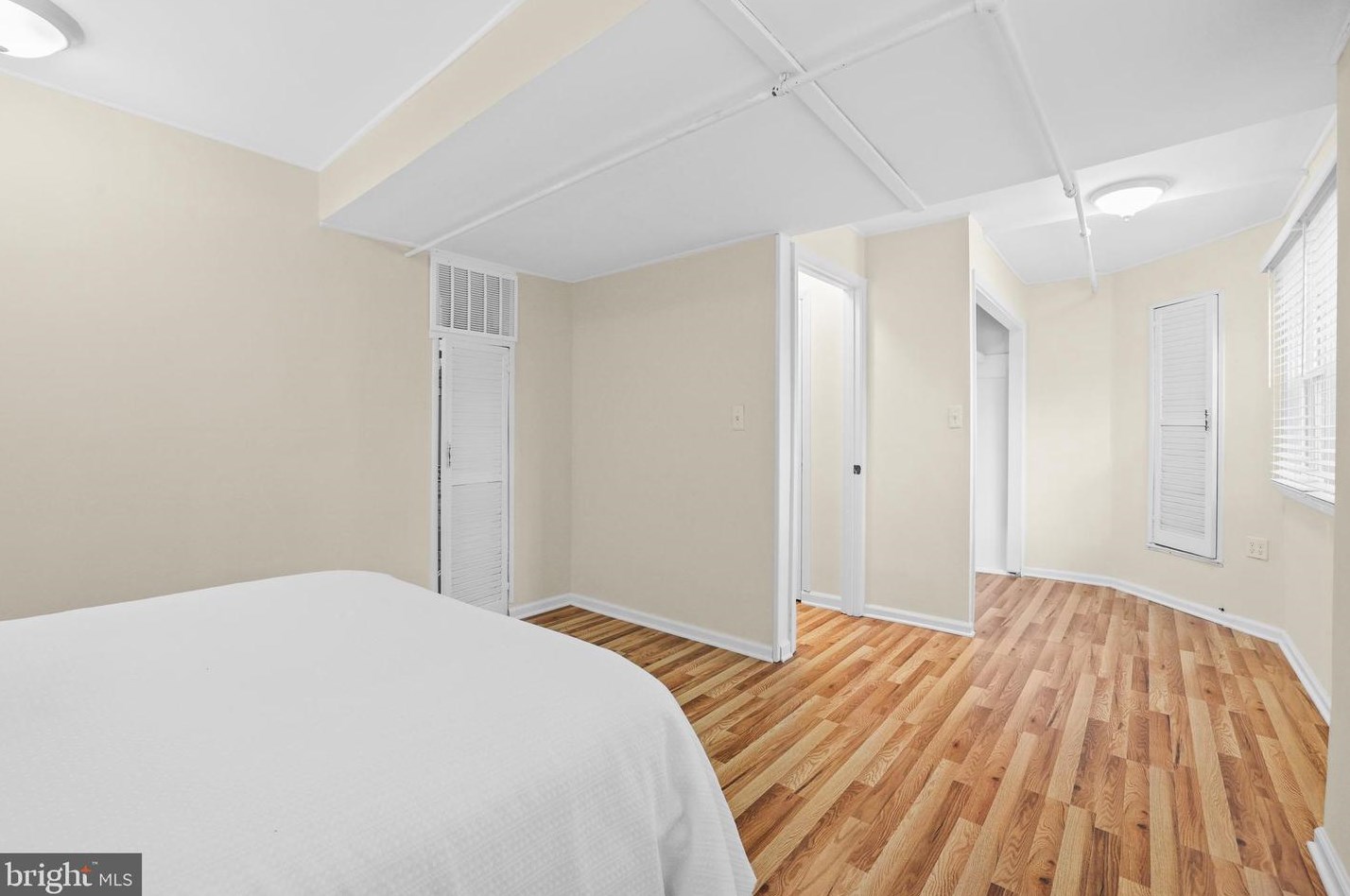 3230 Spring Ln, Falls Church VA  22041-2608 exterior